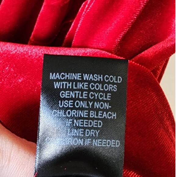 Torrid At The Knee Velvet Cinched Bodycon Skirt Jester Red 3X NWOT - Picture 7 of 10